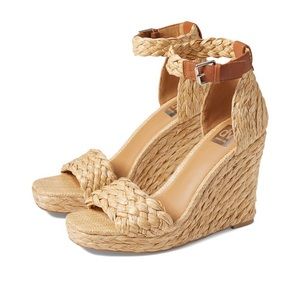 DV by Dolce Vita Harriat sandals